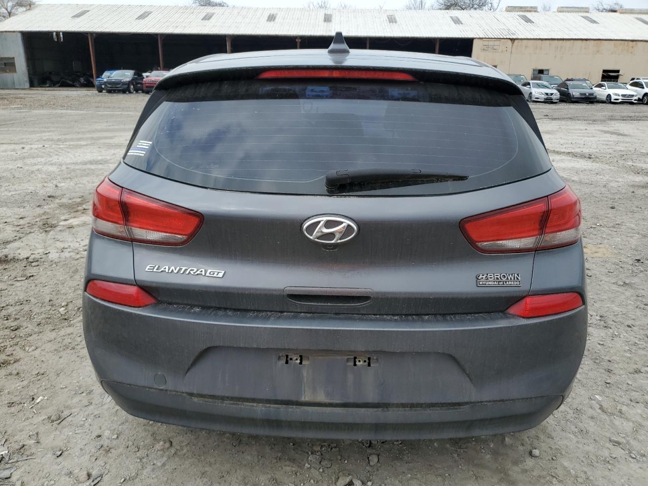 2018 Hyundai Elantra - Image 6
