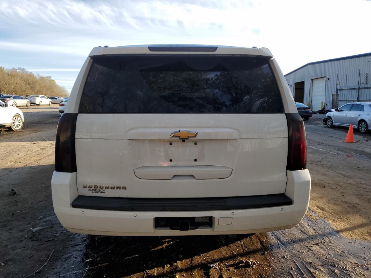 2016 Chevrolet Suburban - Image 6