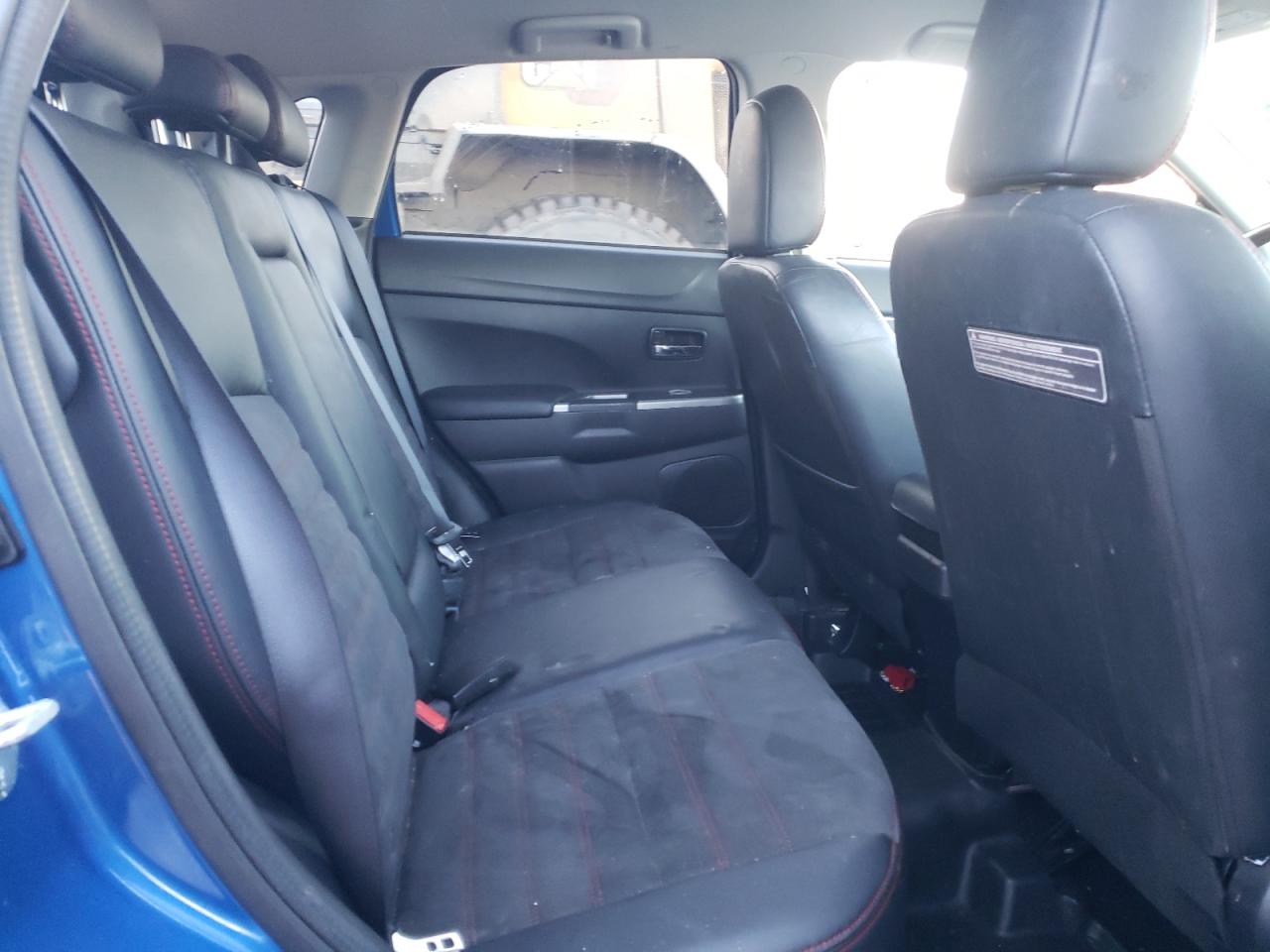 2018 Mitsubishi Outlander - Image 10
