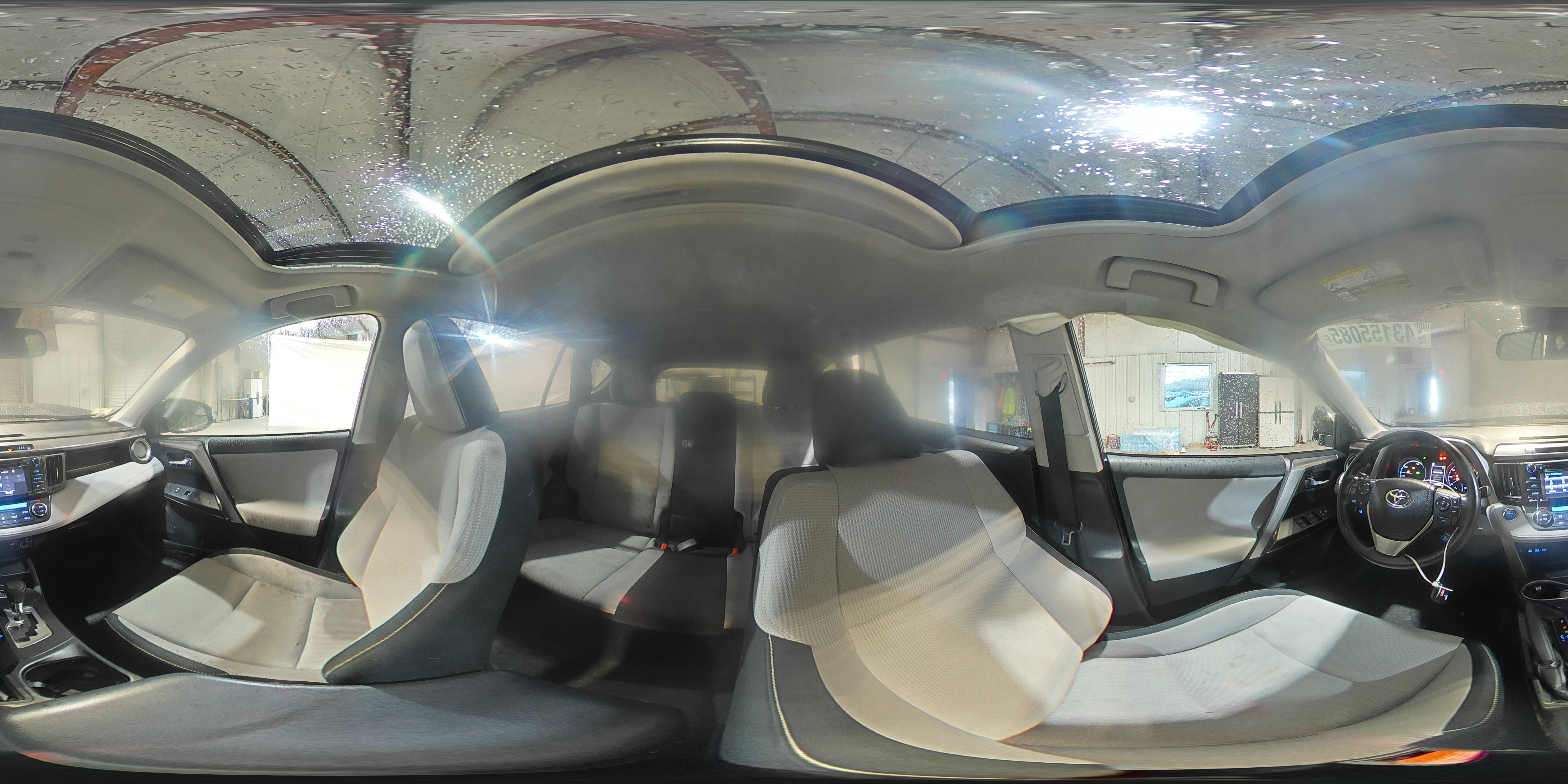 2017 Toyota RAV 4 - Image 14