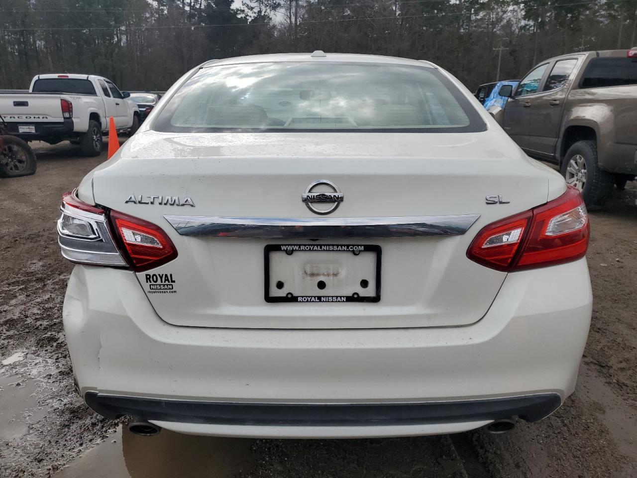 2017 Nissan Altima - Image 6
