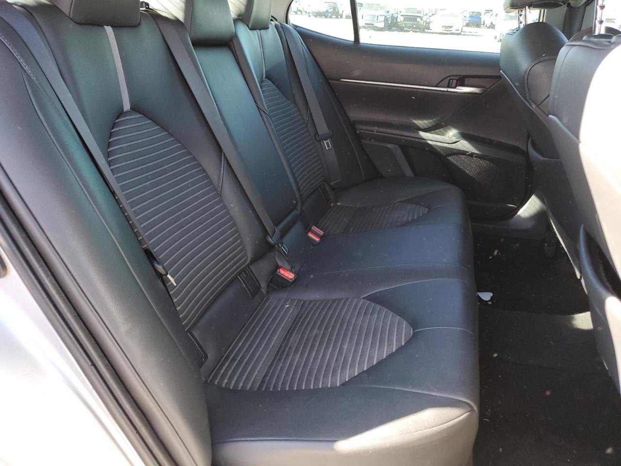 2018 Toyota Camry - Image 10