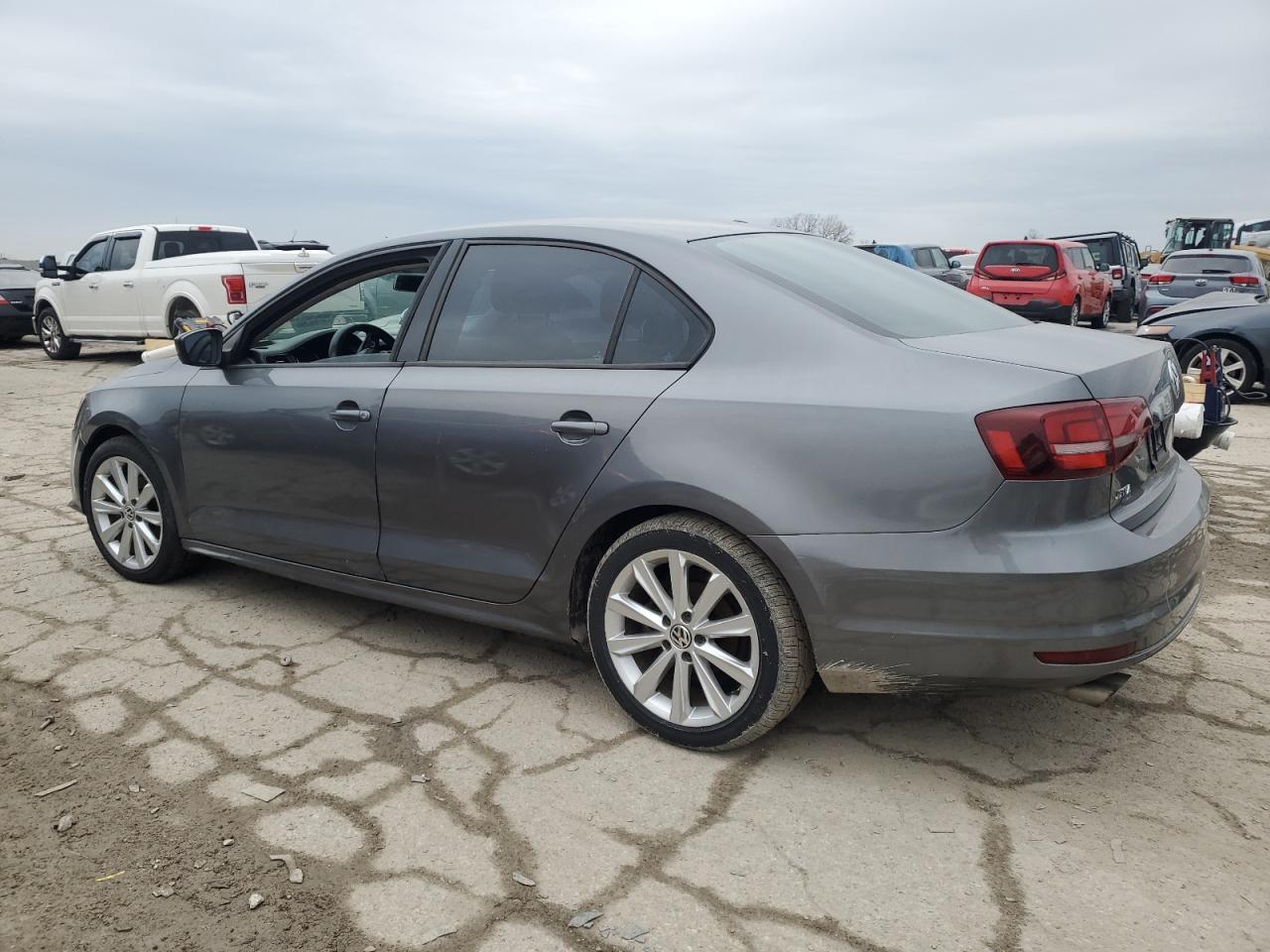 2016 Volkswagen Jetta - Image 2