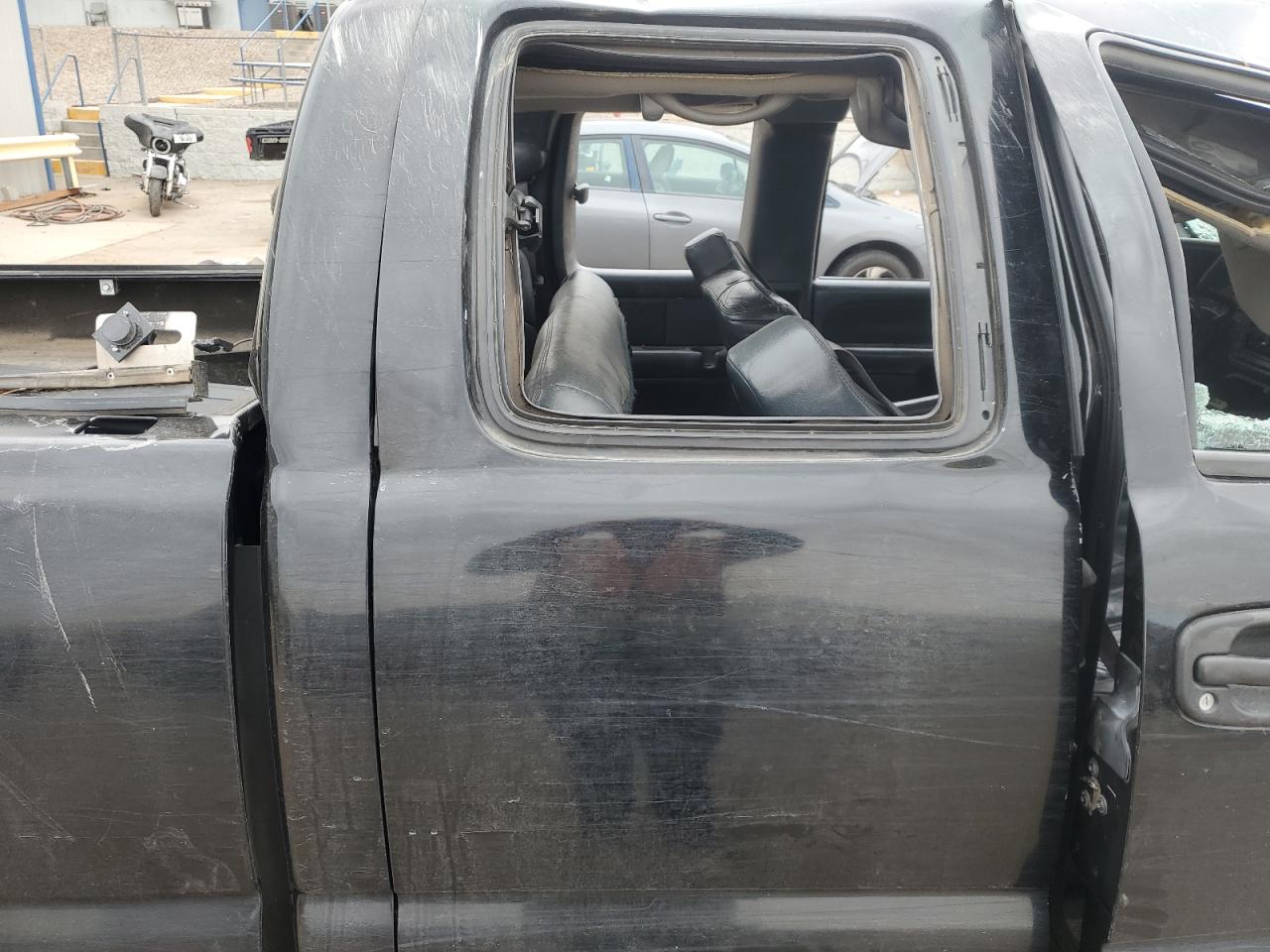 2002 Chevrolet Silverado - Image 10