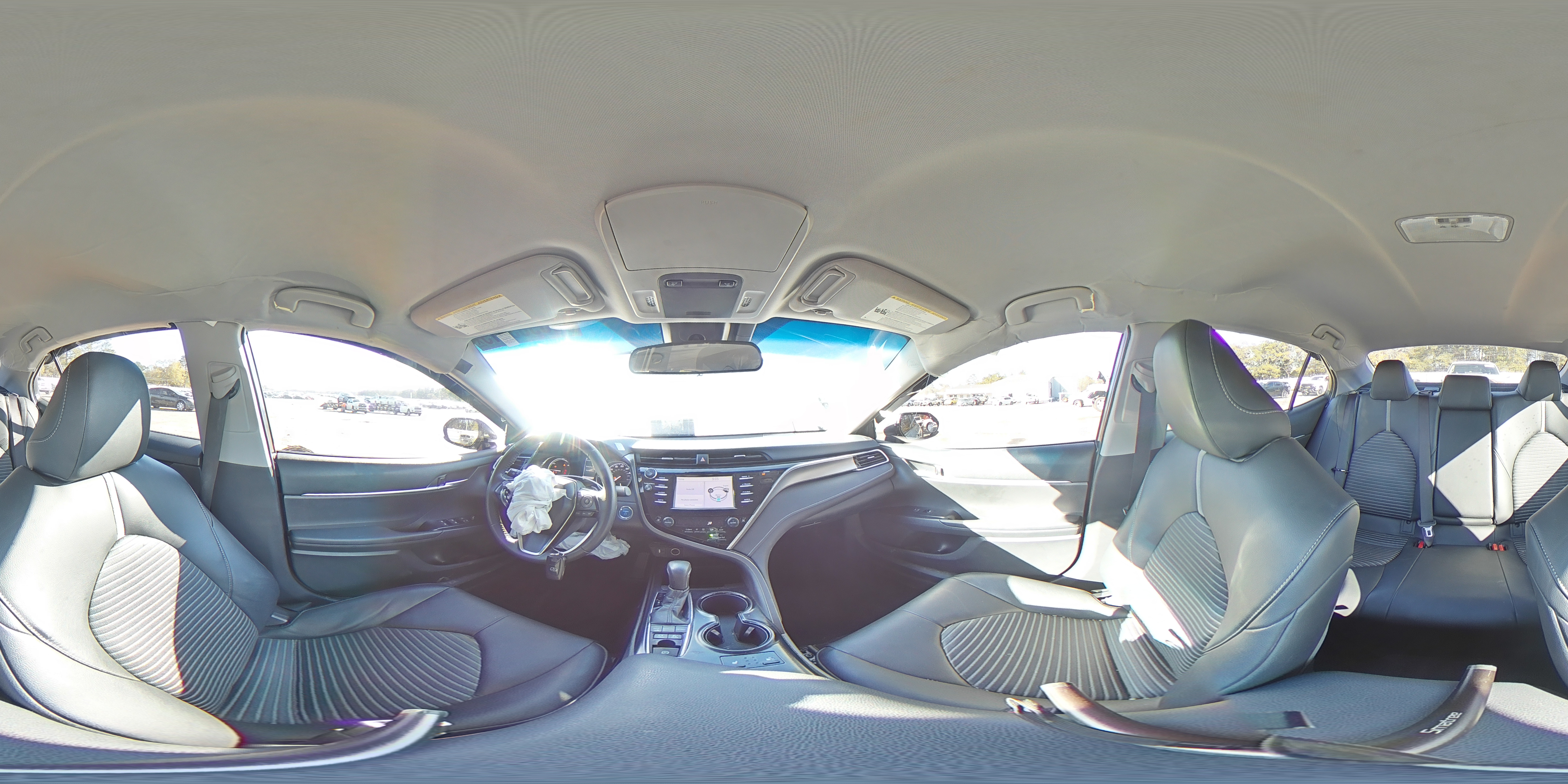 2018 Toyota Camry - Image 14