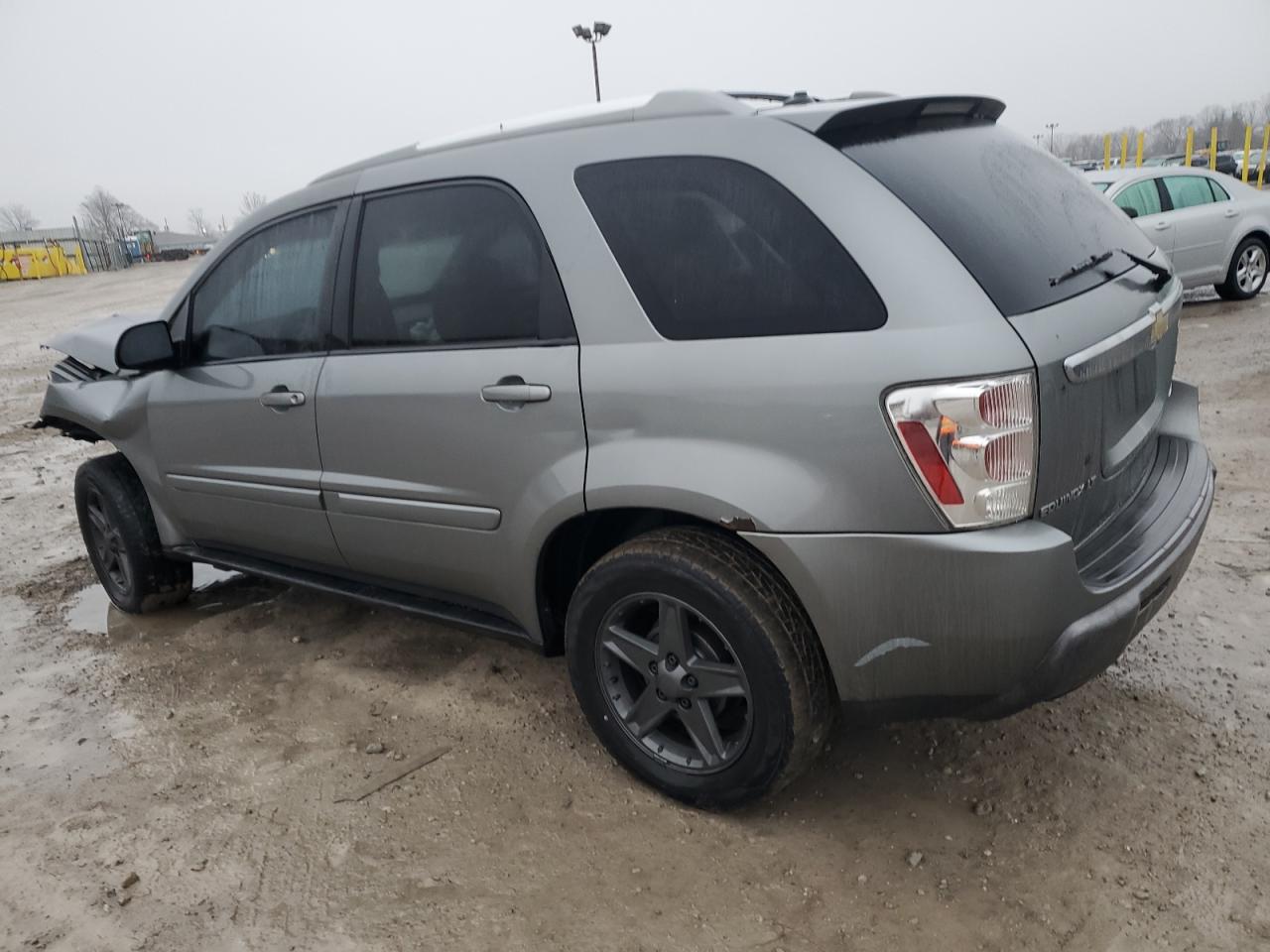 2005 Chevrolet Equinox - Image 2