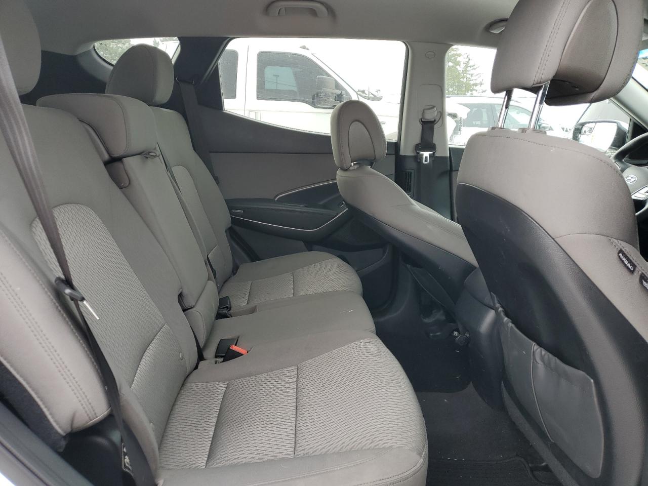 2018 Hyundai Santa Fe - Image 11