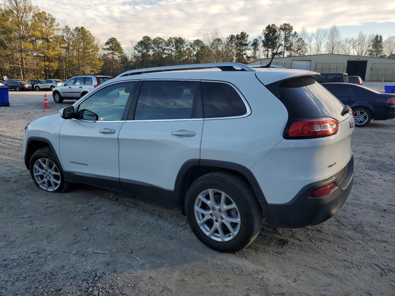 2016 Jeep Grand Cherokee - Image 2