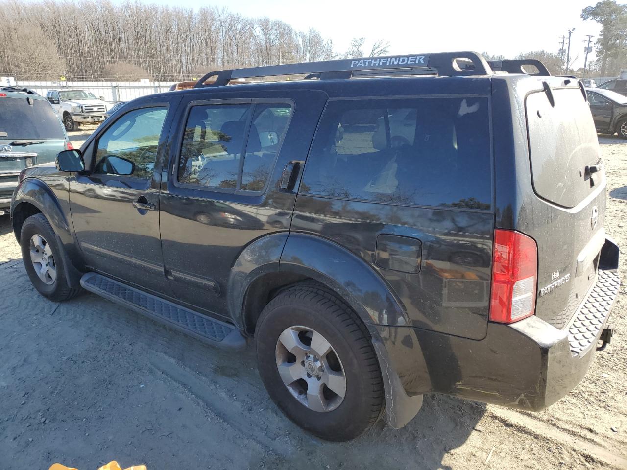 2007 Nissan Pathfinder - Image 2