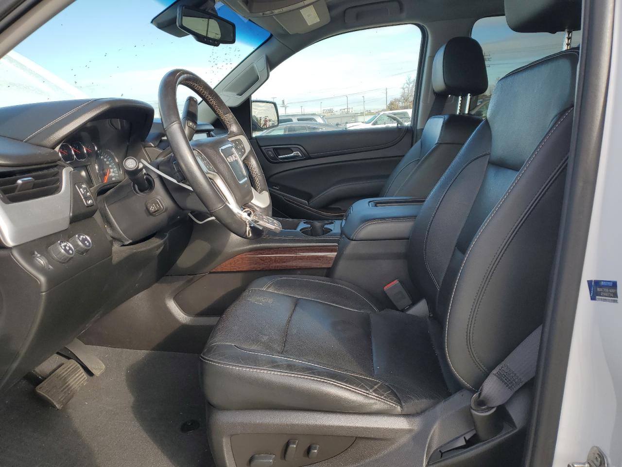 2019 GMC Yukon - Image 7