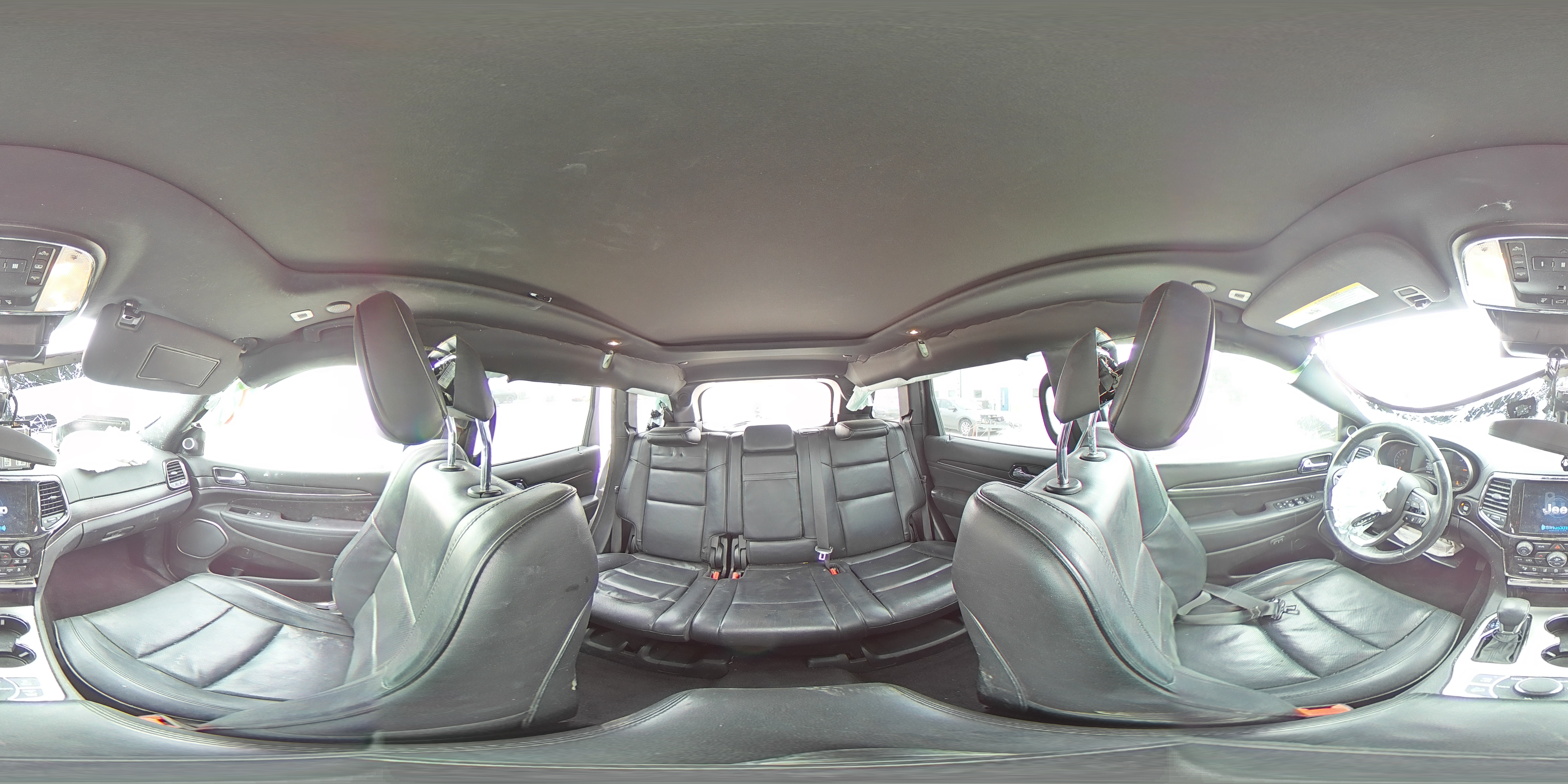 2019 Jeep Grand Cherokee - Image 16