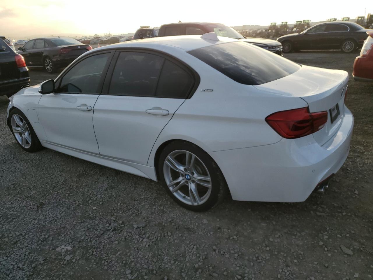 VIN WBA8E1C51GK479767 2016 BMW 3 SERIES no.2