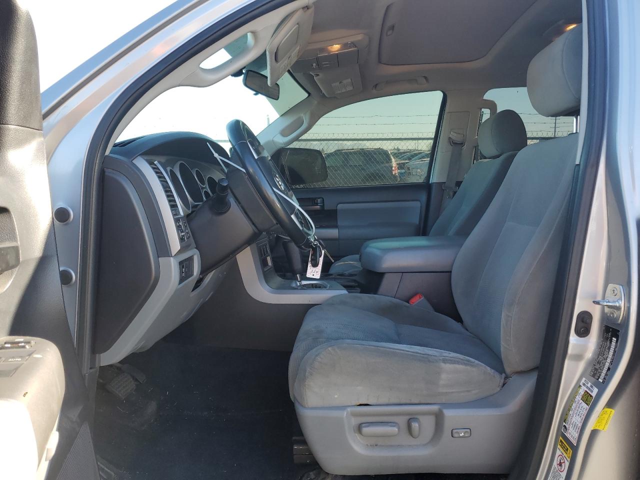 2015 Toyota Sequoia - Image 7