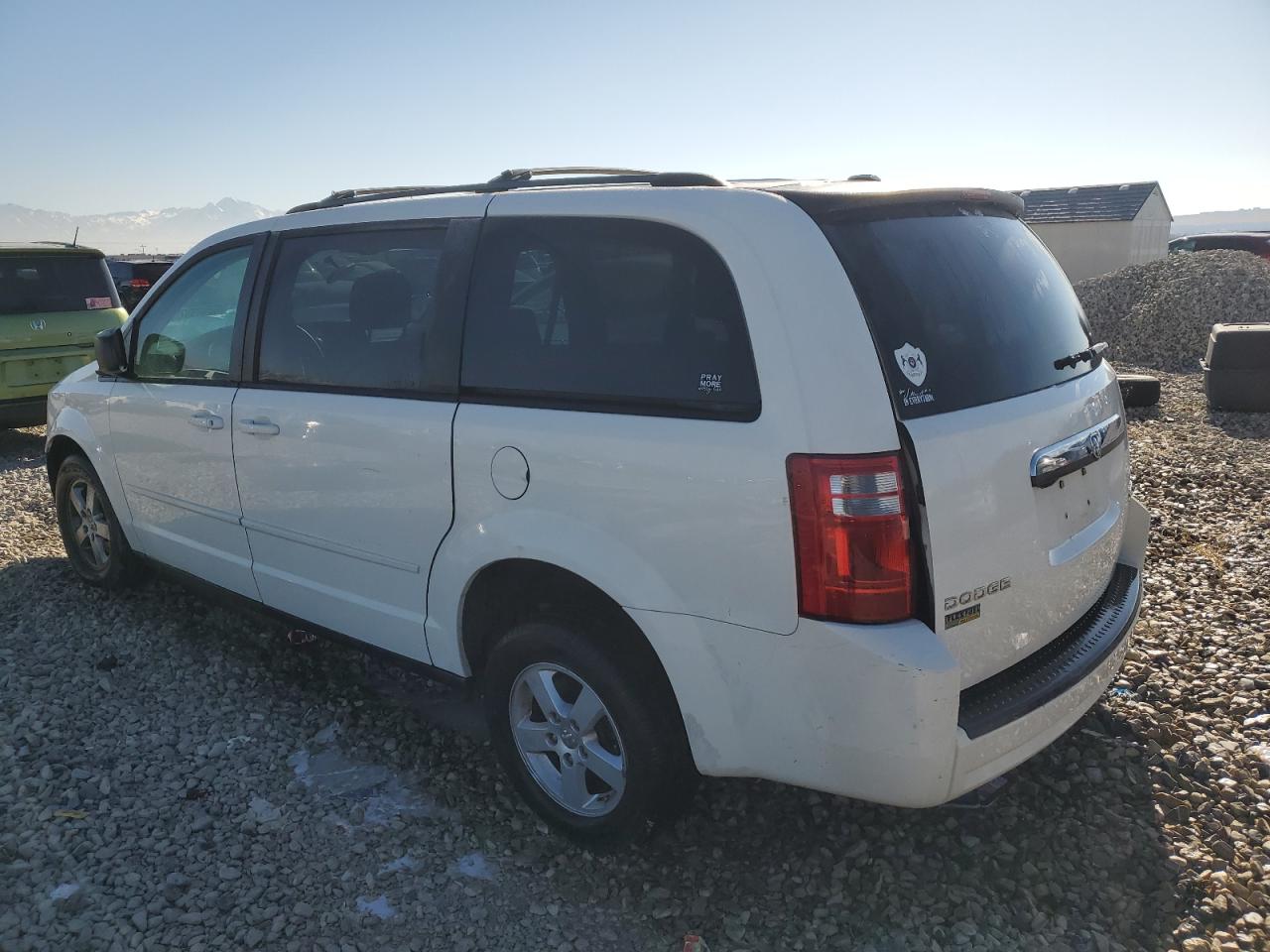 2010 Dodge Caravan - Image 2