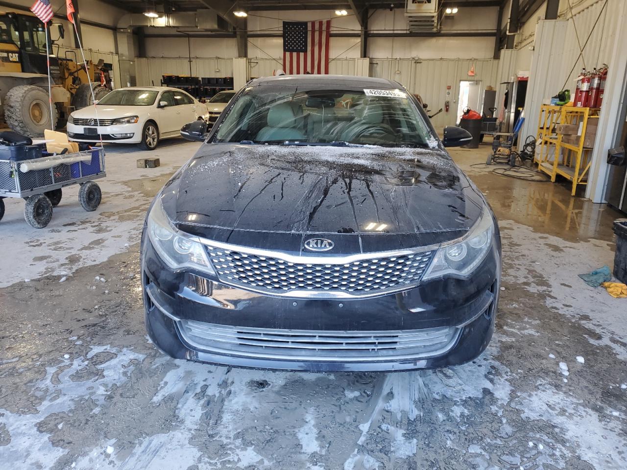 VIN 5XXGU4L3XHG143175 2017 KIA OPTIMA no.5