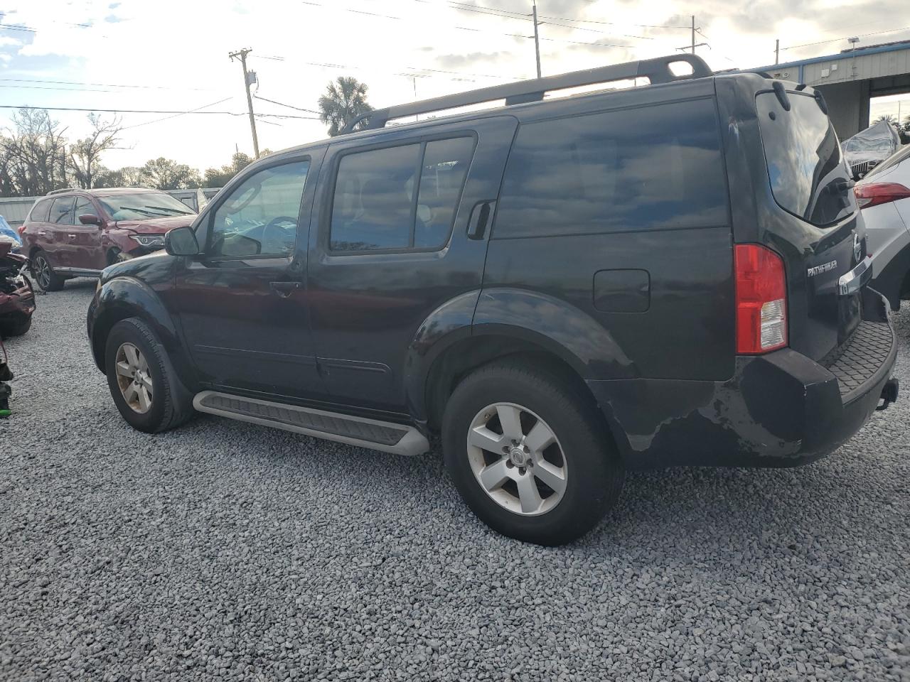 2009 Nissan Pathfinder - Image 2