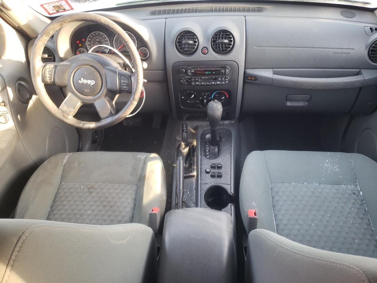 2005 Jeep Liberty (North America) - Image 8