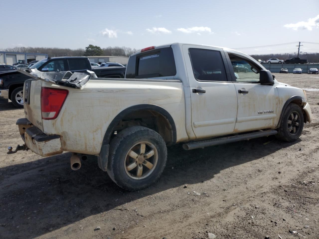 2012 Nissan Titan - Image 3