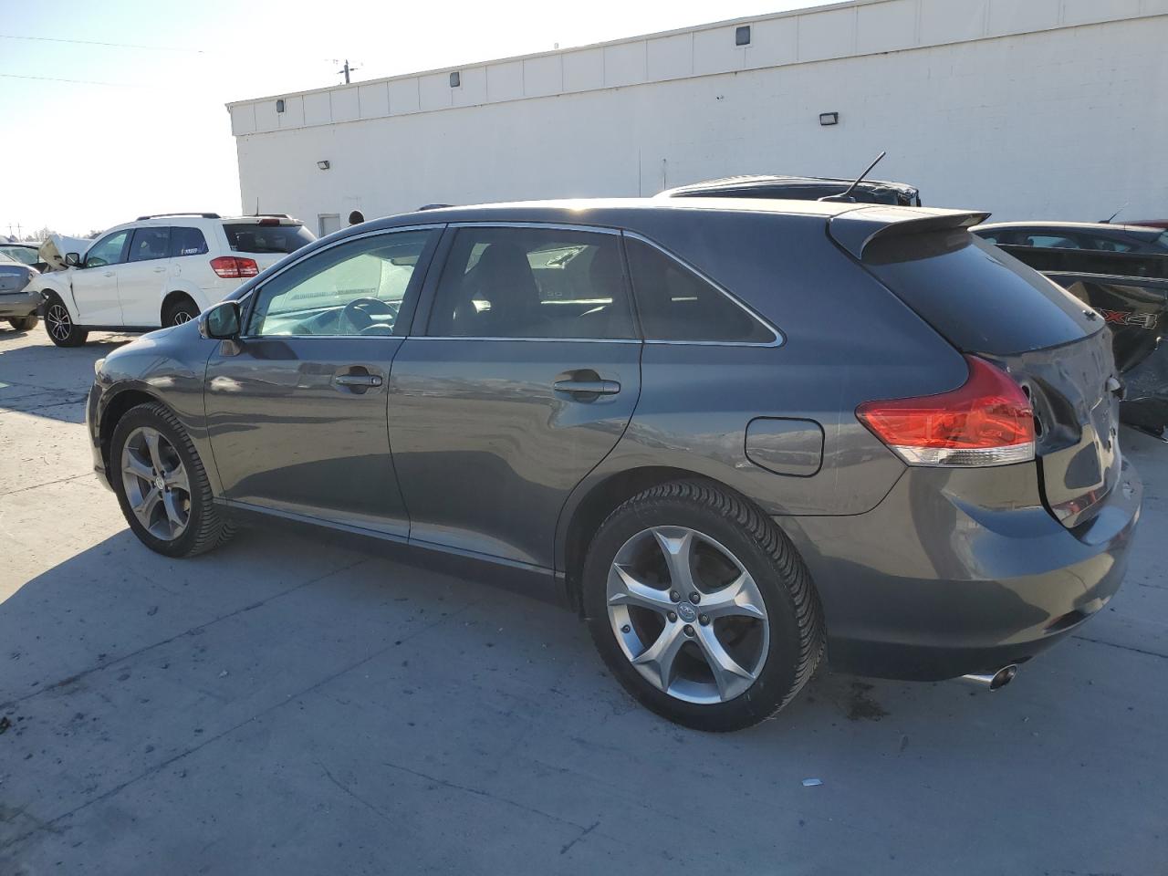 2012 Toyota Venza - Image 2