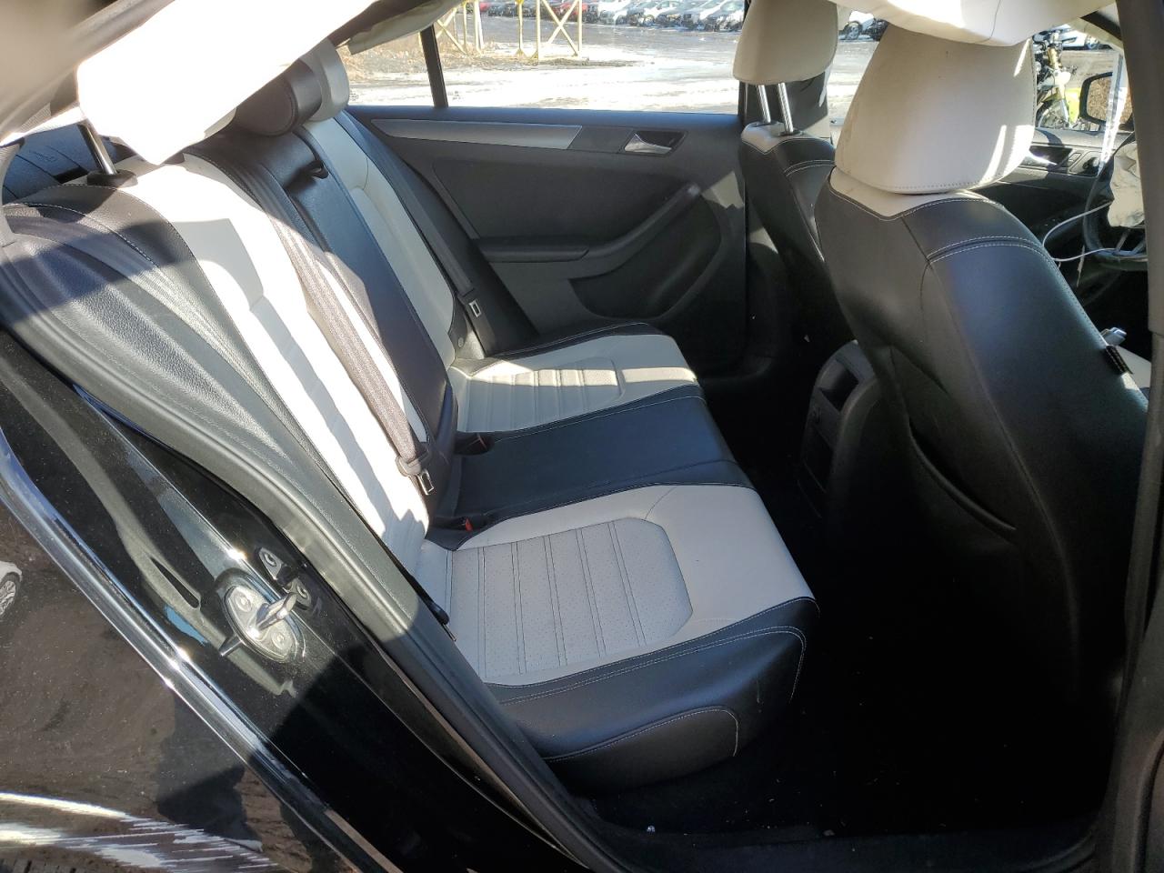 2016 Volkswagen Jetta - Image 10
