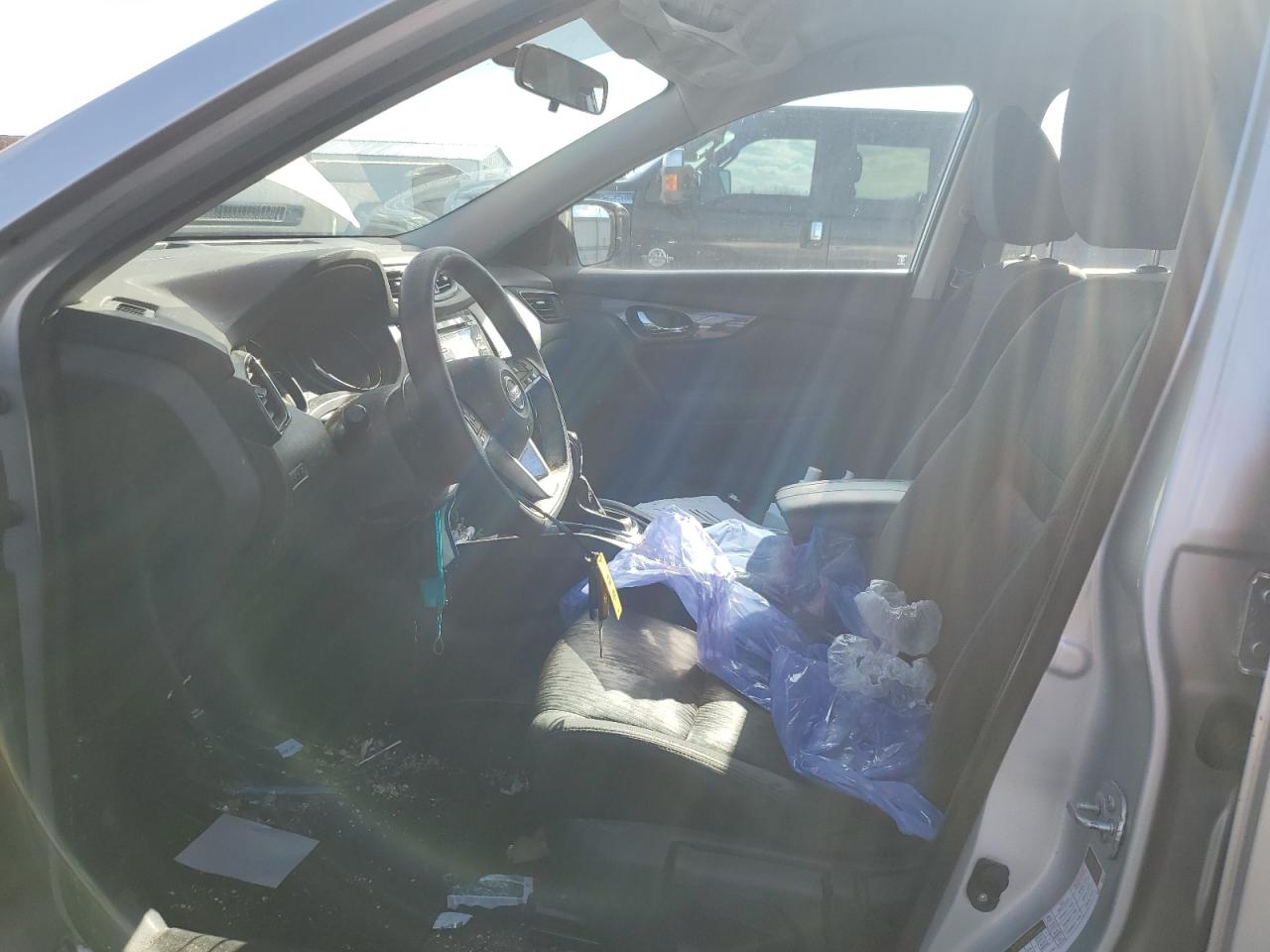 JN8AT2MV2HW004545 NISSAN ROGUE 2017