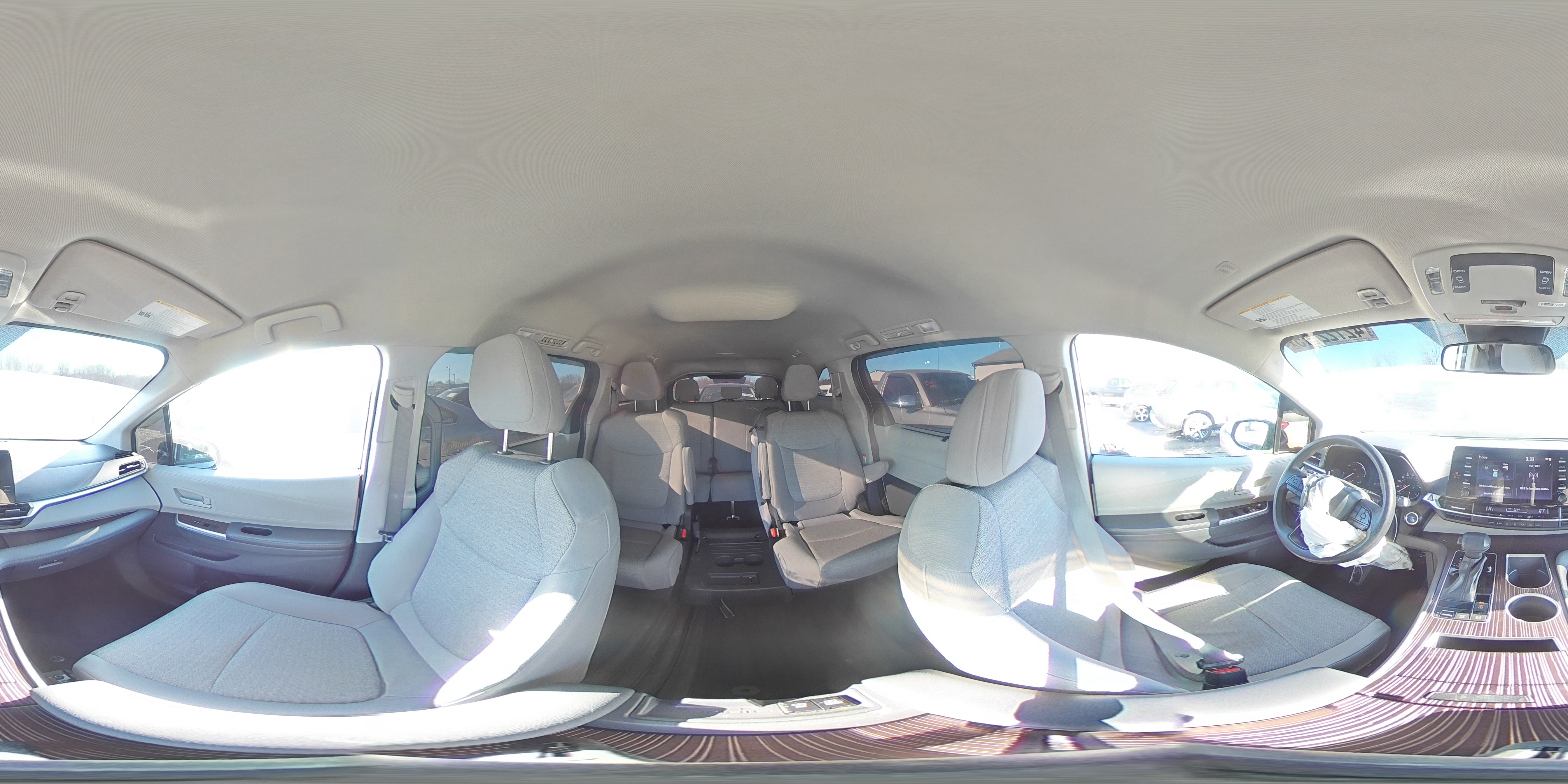 2022 Toyota Sienna - Image 16