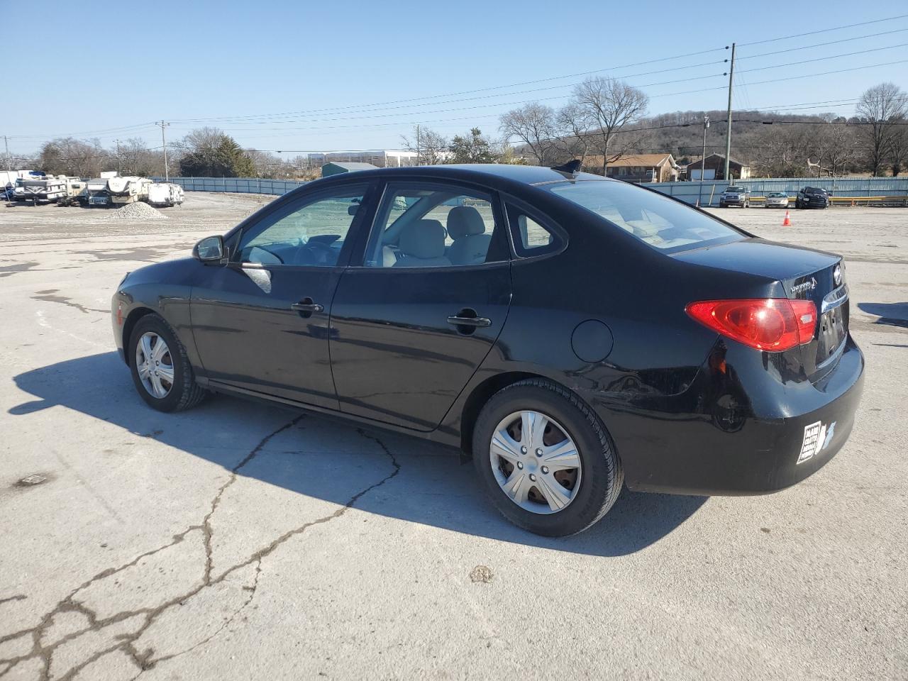 2010 Hyundai Elantra - Image 2