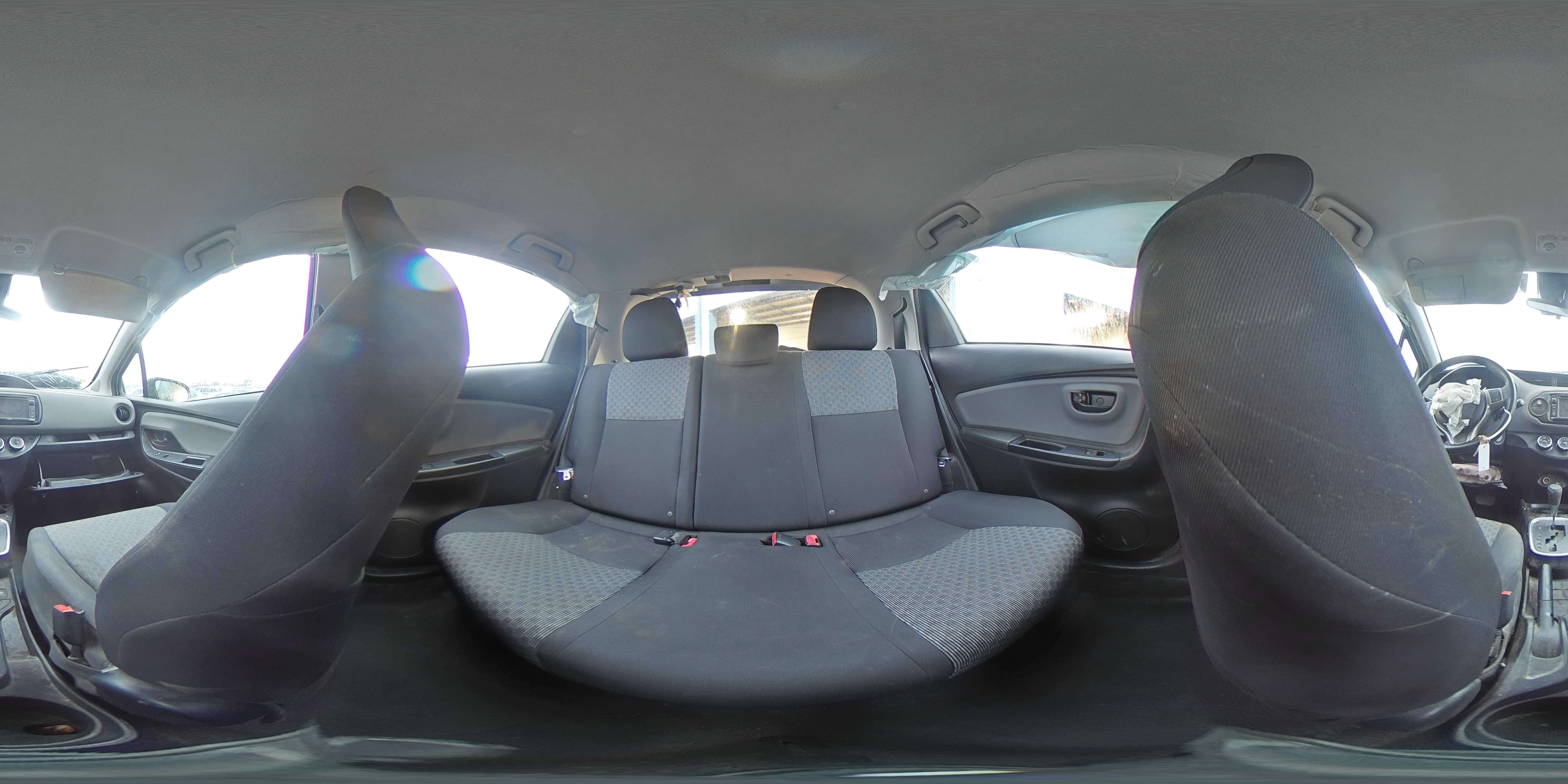 2017 Toyota Yaris - Image 14