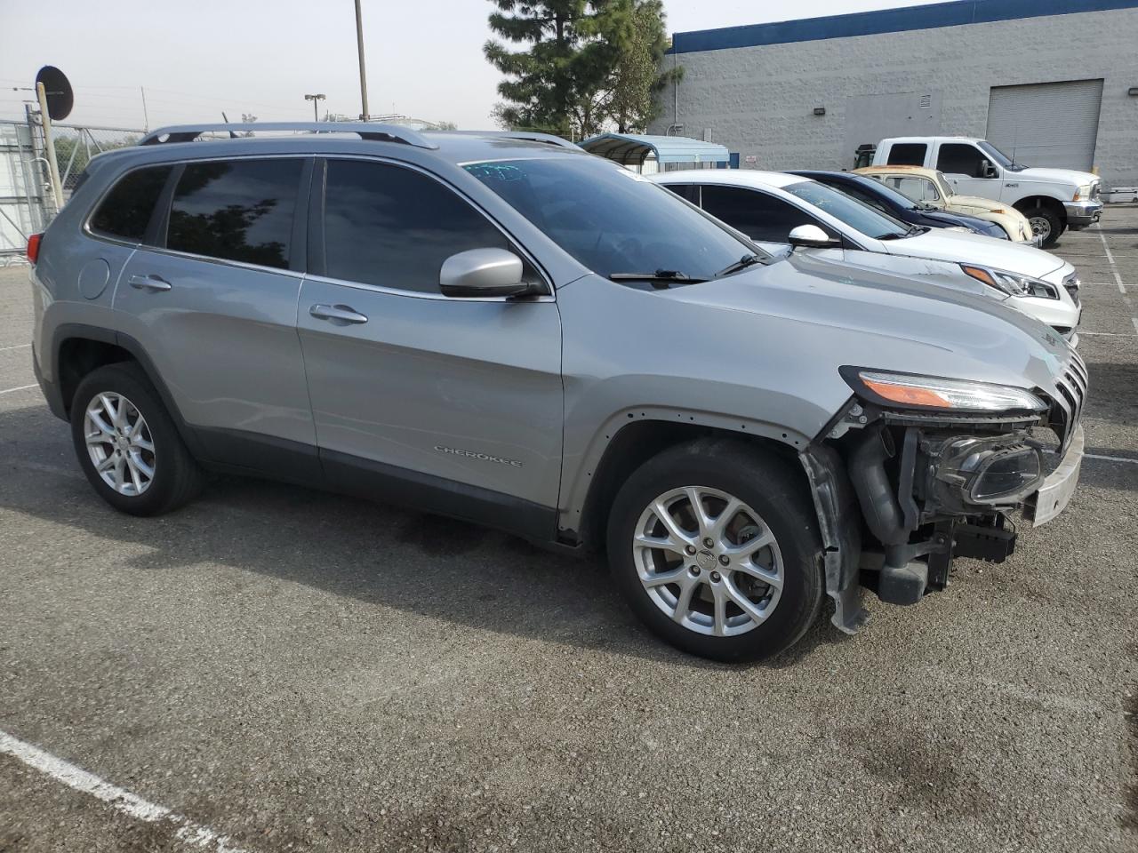 2015 Jeep Grand Cherokee - Image 4