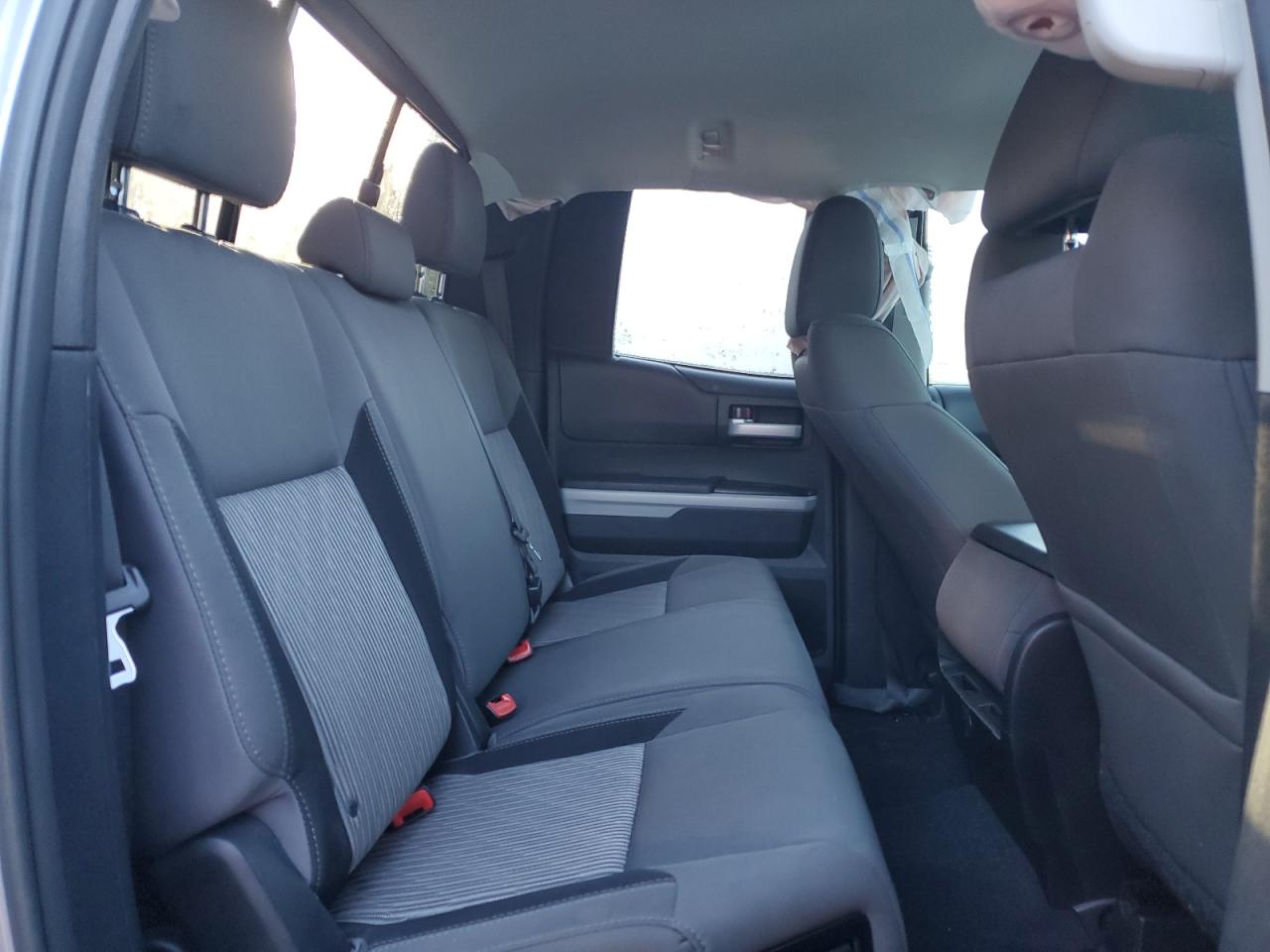2015 Toyota Tundra - Image 10