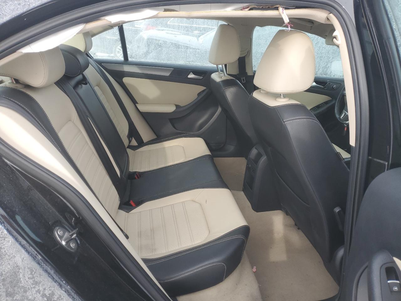 2014 Volkswagen Jetta - Image 10