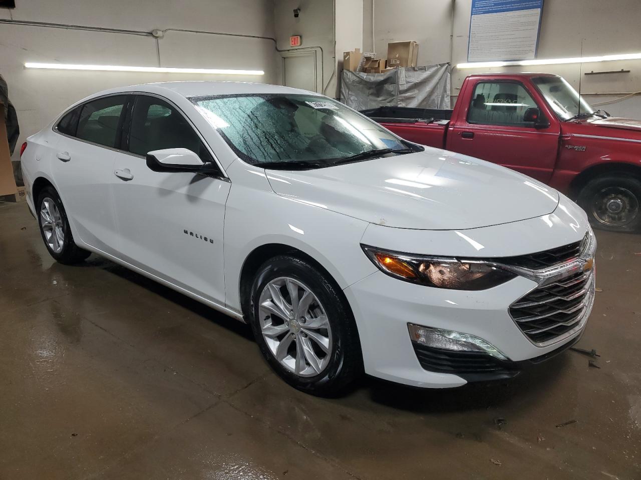 2023 Chevrolet Malibu - Image 4