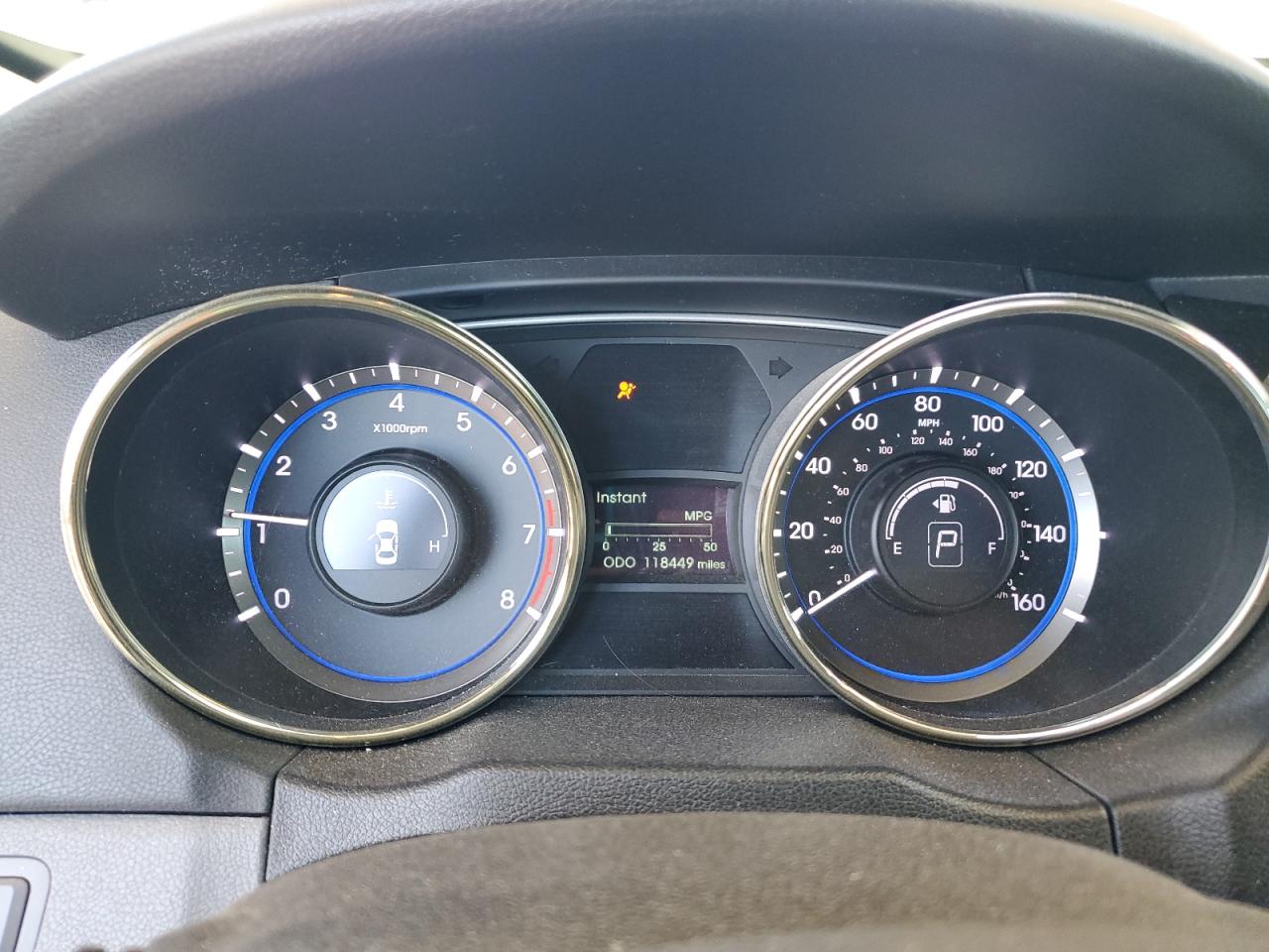 2011 Hyundai Sonata - Image 9
