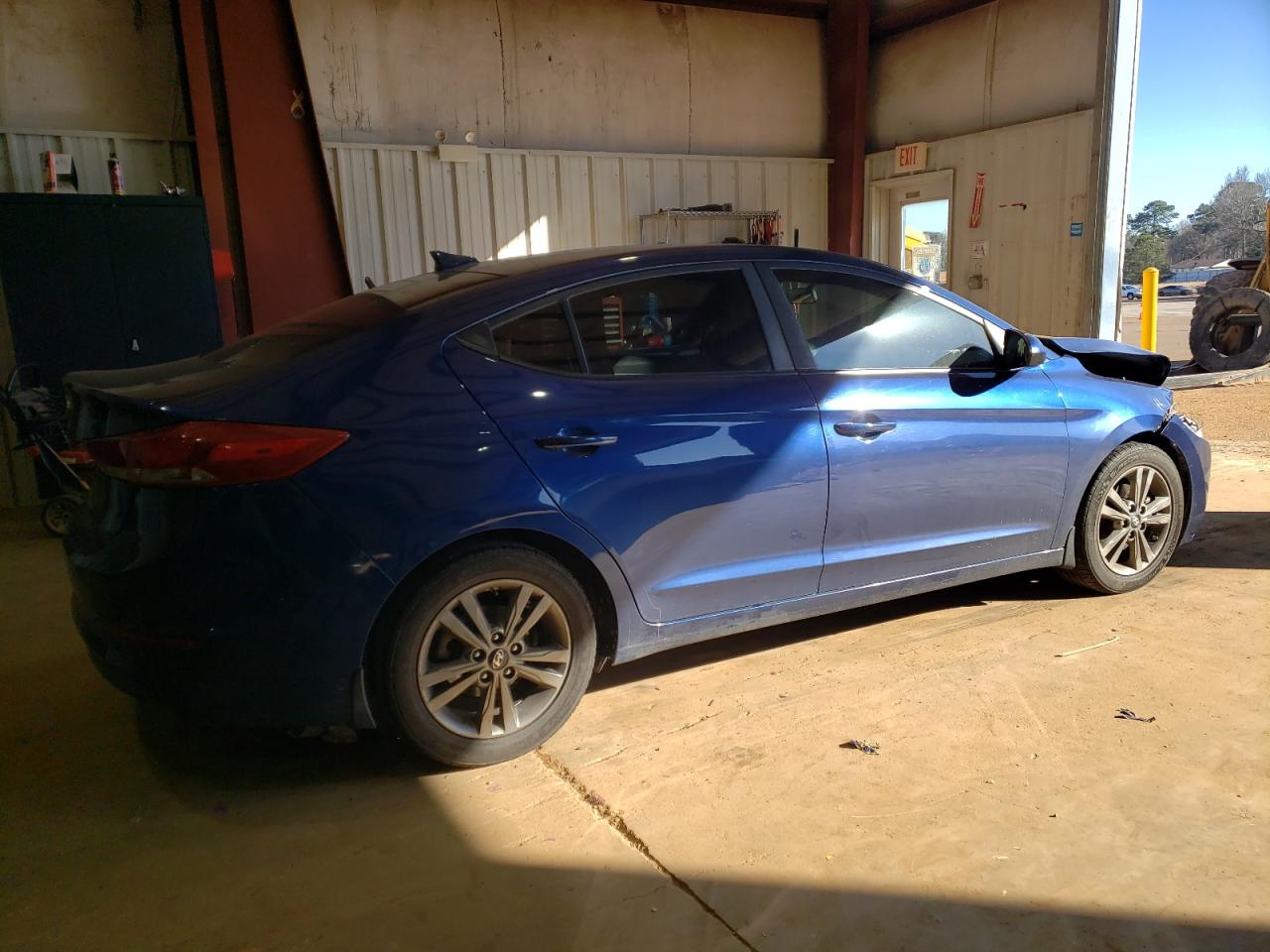 2018 Hyundai Elantra - Image 3