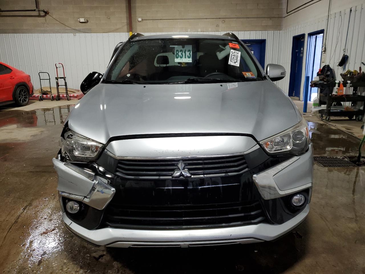 2017 Mitsubishi Outlander - Image 5