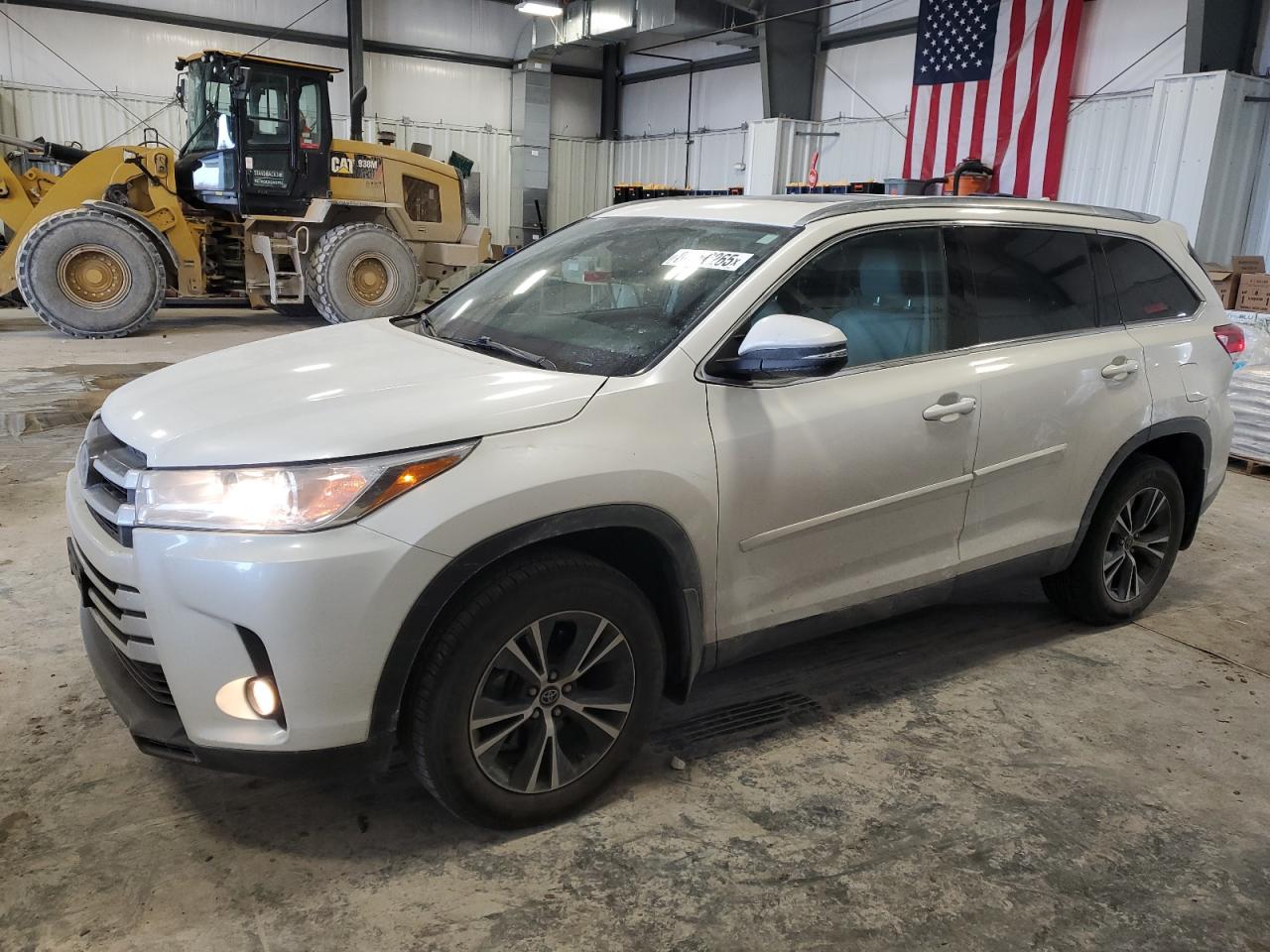 2019 Toyota Highlander - Image 1
