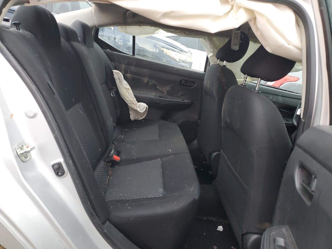 2020 Nissan Versa - Image 10