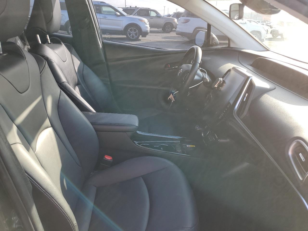 2020 Toyota Prius - Image 10