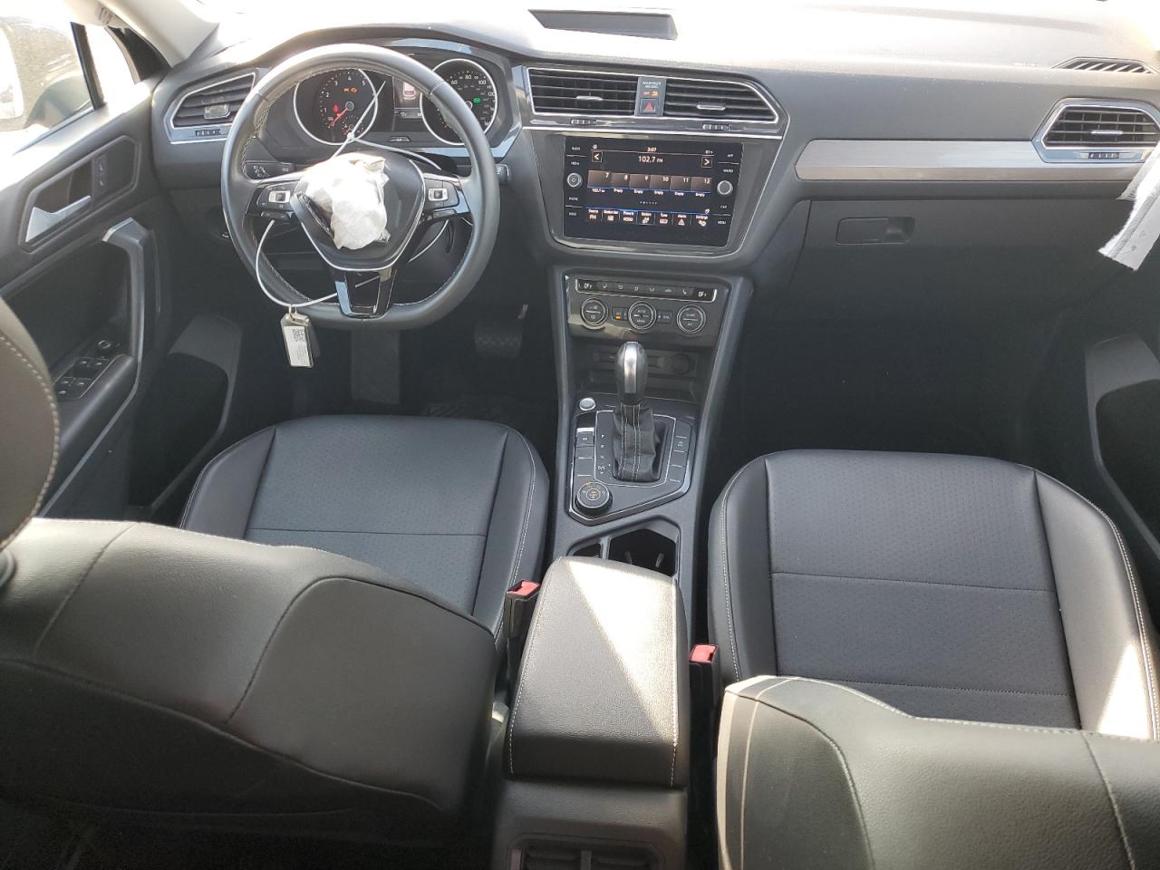 2021 Volkswagen Tiguan - Image 8