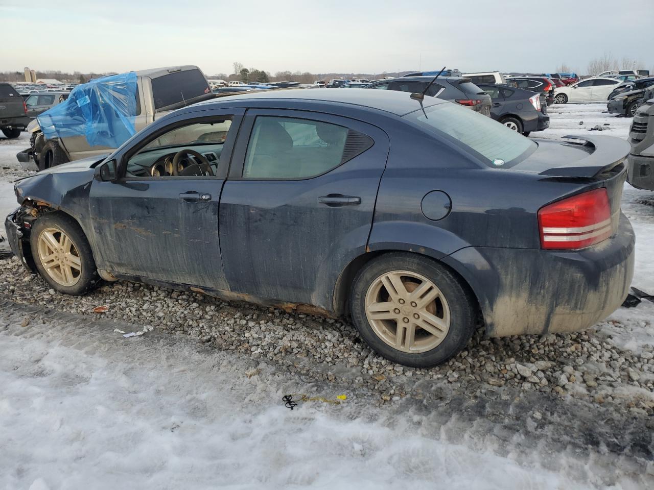 2008 Dodge Avenger - Image 2