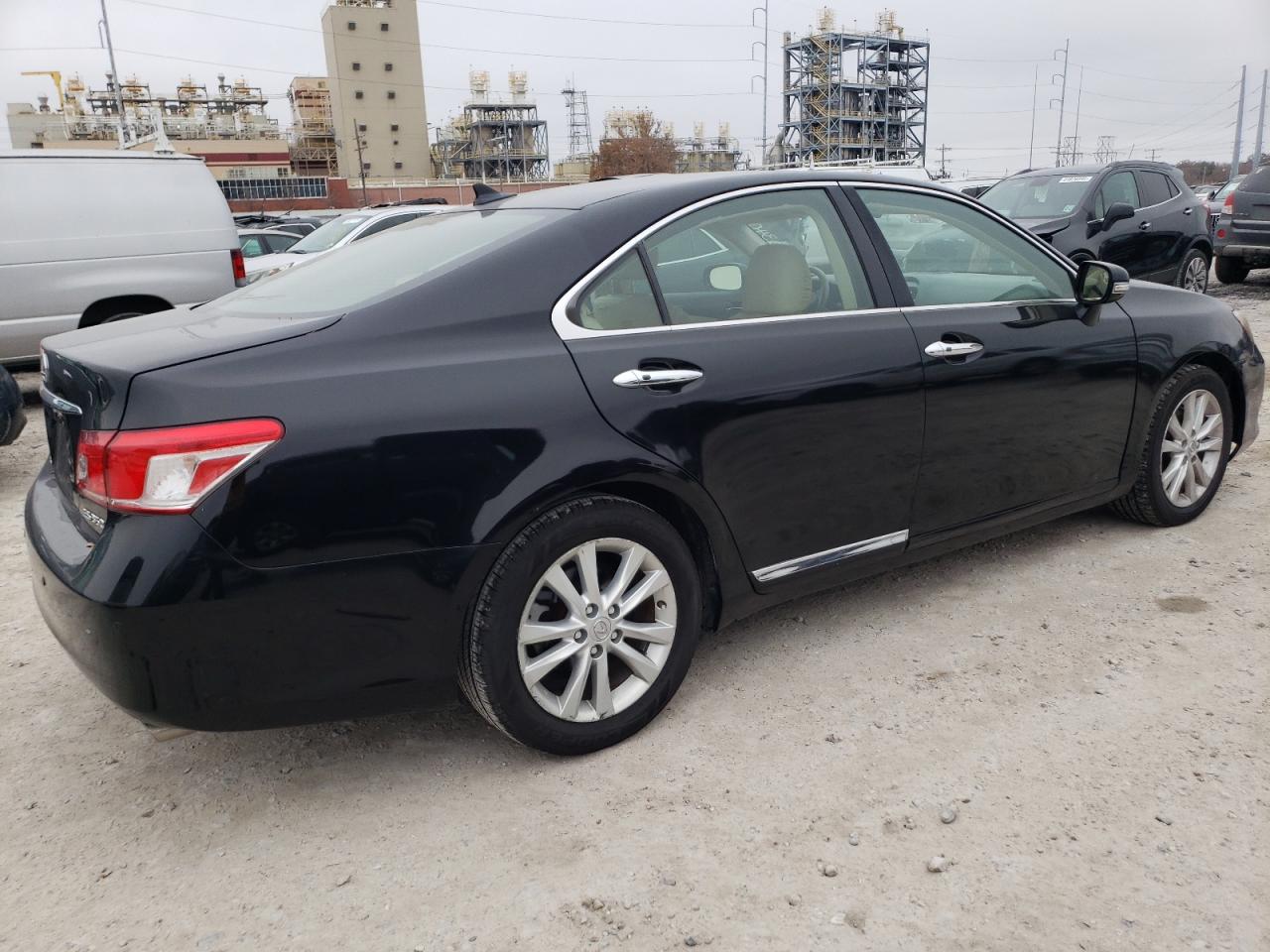 2010 Lexus ES - Image 3