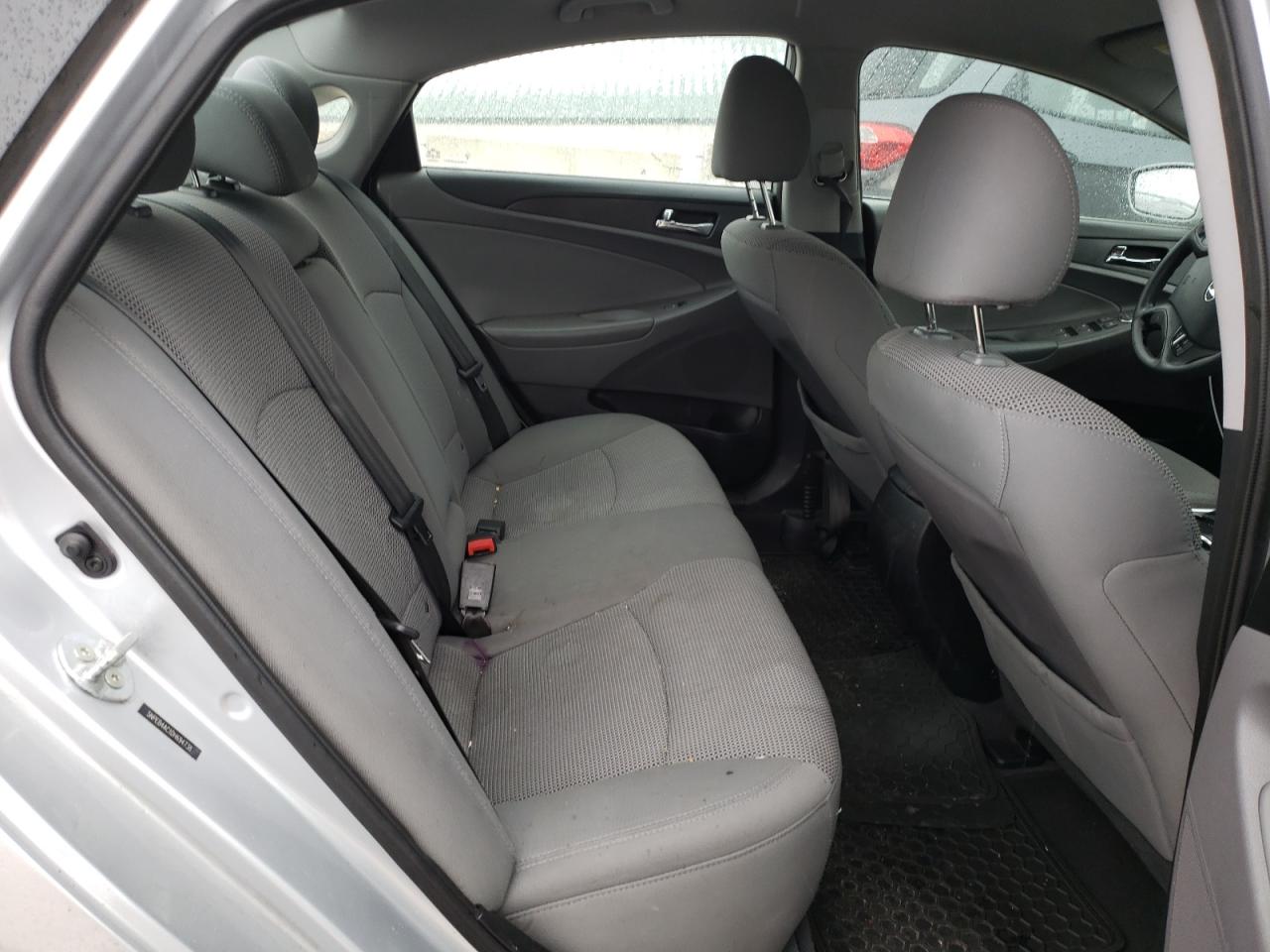 2013 Hyundai Sonata - Image 10
