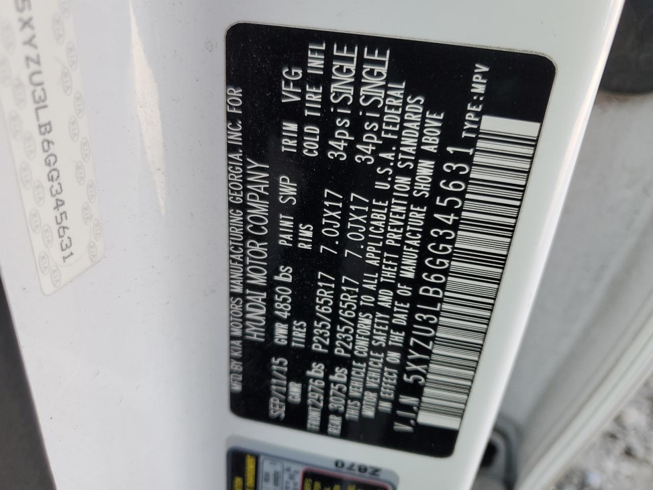 2016 Hyundai Santa Fe - Image 12