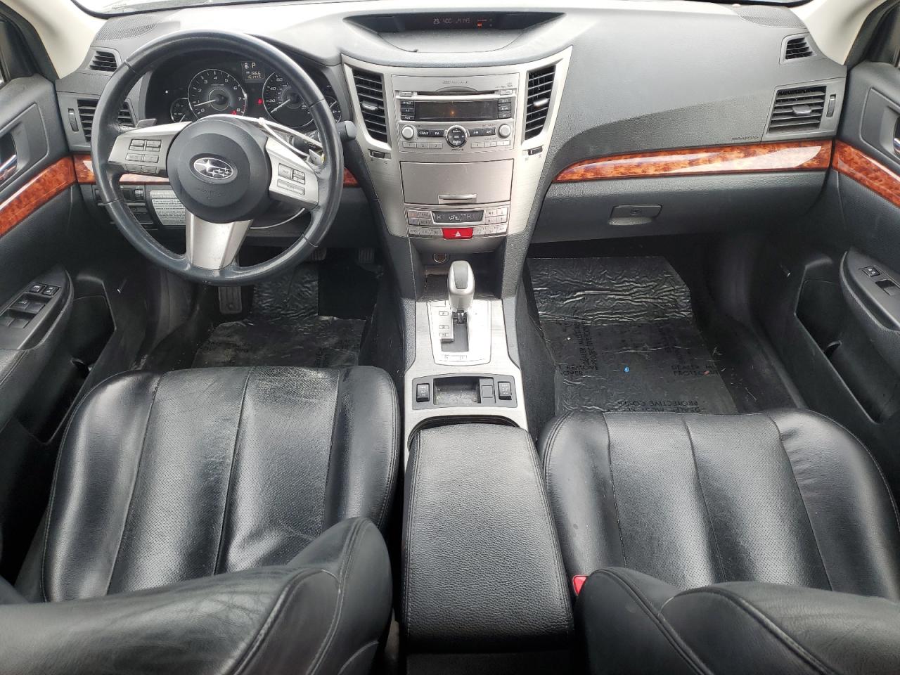 2010 Subaru Outback - Image 8