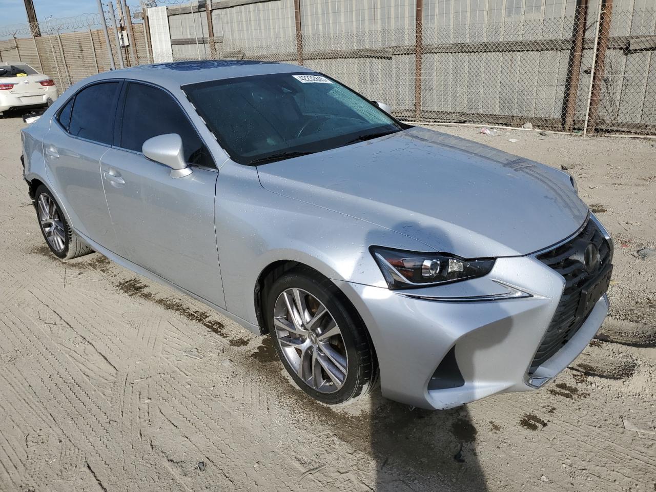 2018 Lexus IS - Image 4