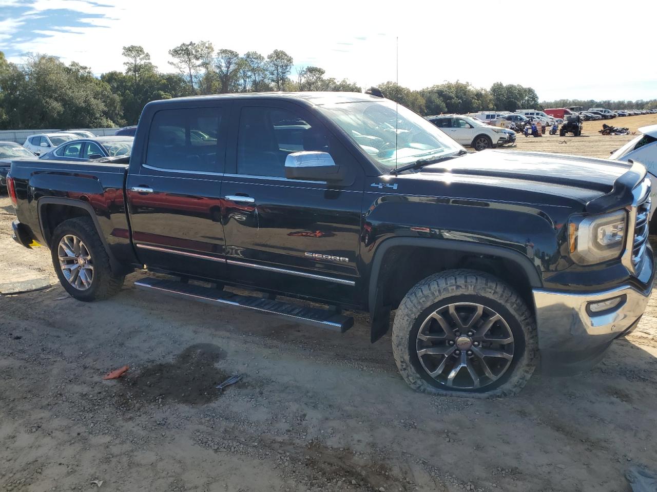 2018 GMC Sierra - Image 4