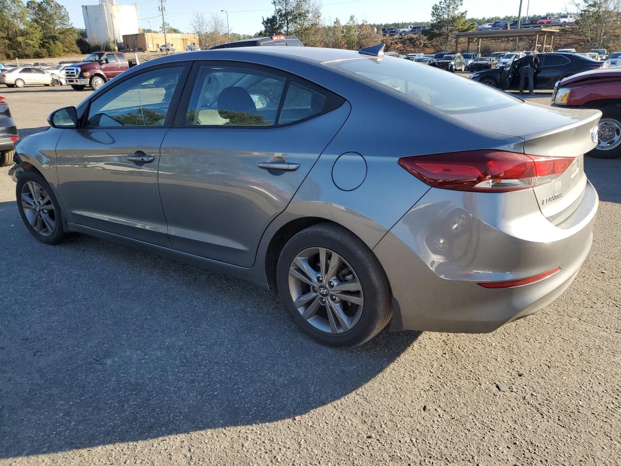 2018 Hyundai Elantra - Image 2