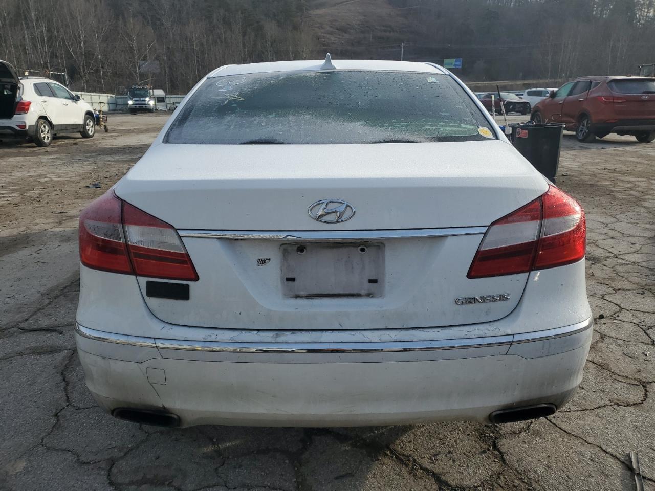 2014 Hyundai Genesis - Image 6