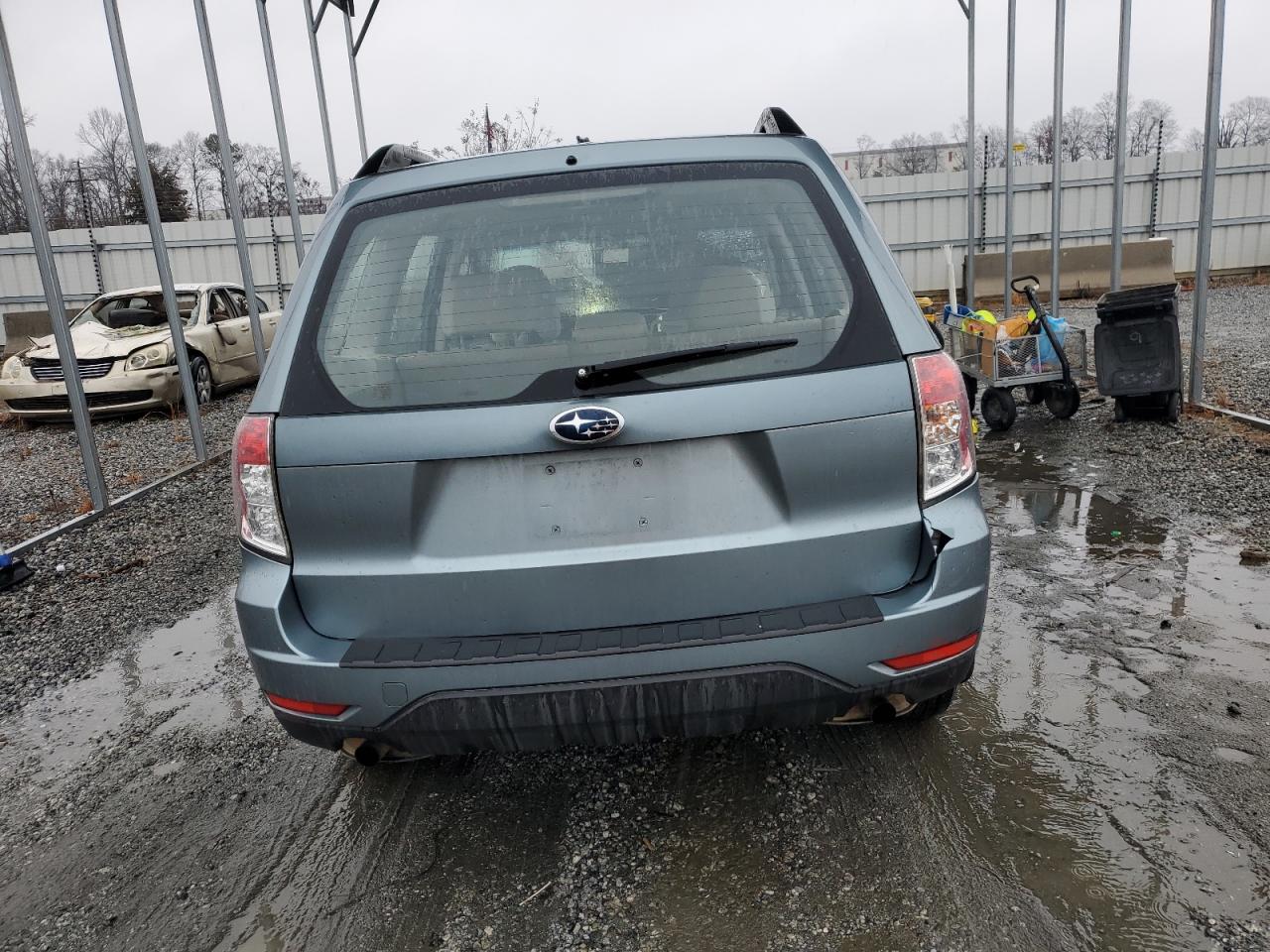 2010 Subaru Forester - Image 6
