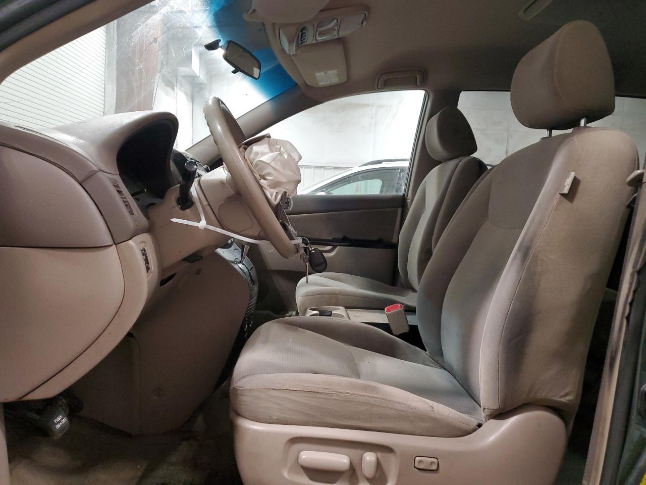 2005 Toyota Sienna - Image 7
